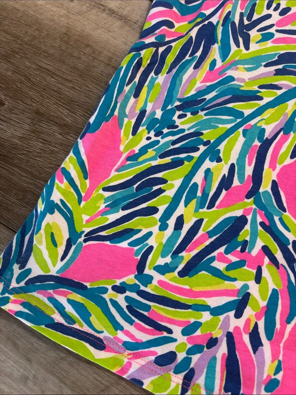 Lilly Pulitzer Michele V-Neck Top In "Palm Reader" Print - Picture 6 of 11